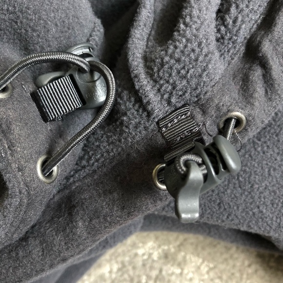 SOLDThe North Face Men’s Full Fleece Zip Up Jacket - Picture 9 of 10